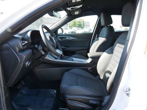 Used 2023 Dodge Hornet GT w/ GT Blacktop Package image 12