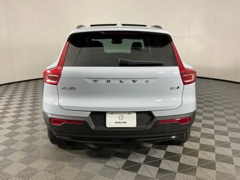 New 2026 Volvo XC40 B5 Plus w/ Protection Package Premier image 9