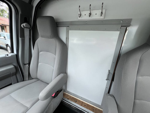 Used 2015 Ford E-350 and Econoline 350 Super Duty image 23