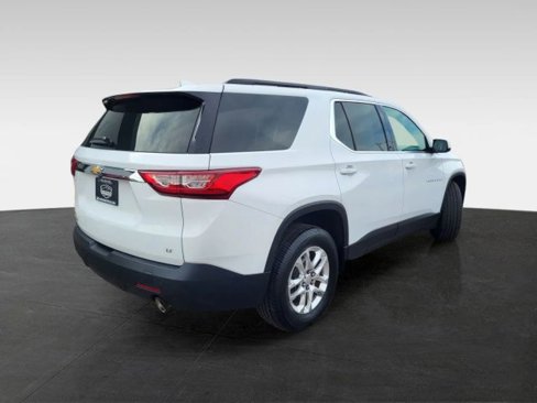 Used 2019 Chevrolet Traverse LT image 3