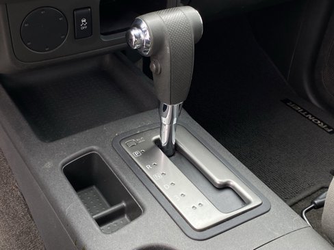 Used 2017 Nissan Frontier SV image 17