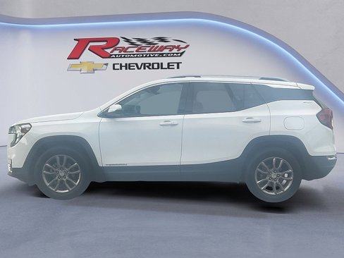 Certified 2024 GMC Terrain SLT image 2