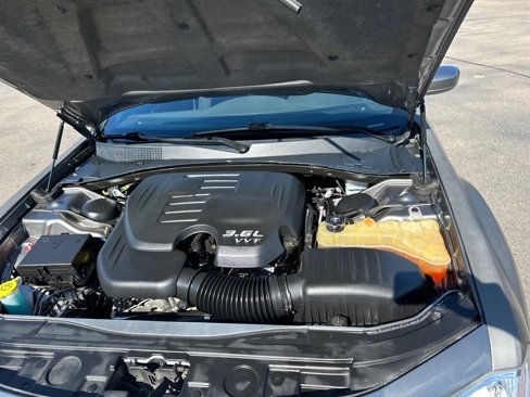 Used 2011 Chrysler 300 Touring image 17