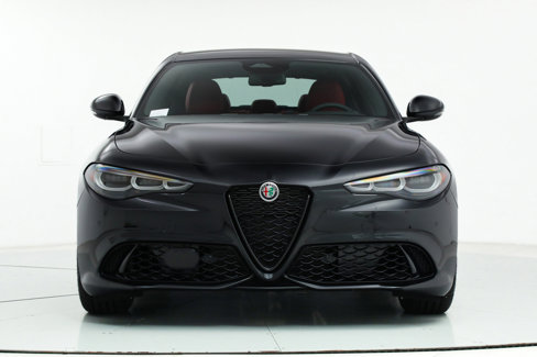New 2025 Alfa Romeo Giulia w/ Veloce Package Rwd image 9