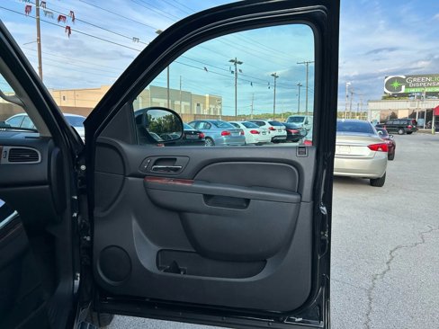 Used 2013 GMC Yukon XL SLT image 12