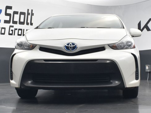 Used 2017 Toyota Prius V Two image 33