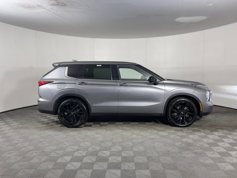 Used 2022 Mitsubishi Outlander SEL Black Edition image 5