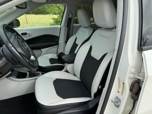 Used 2017 Jeep Compass Latitude image 15