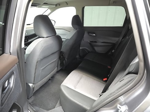 Used 2021 Nissan Rogue SV image 30