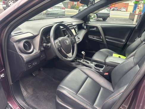 Used 2017 Toyota RAV4 SE image 6