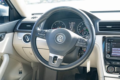 Used 2013 Volkswagen Passat TDI SE image 31
