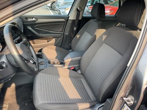 Used 2024 Volkswagen Jetta S image 9