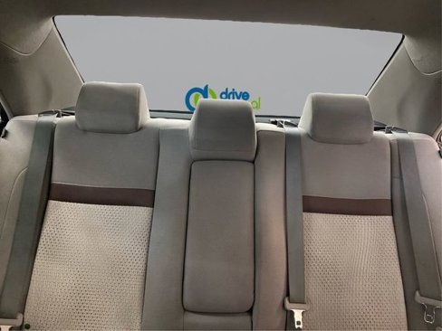 Used 2012 Toyota Camry LE image 17