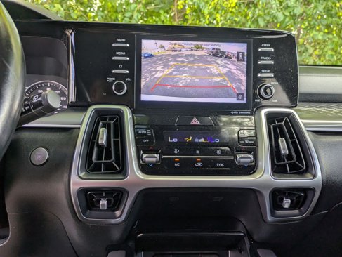 Used 2021 Kia Sorento S w/ Panoramic Sunroof Package image 16