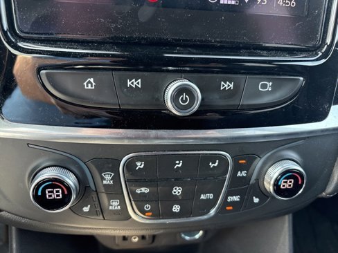 Used 2022 Chevrolet Traverse LT image 9