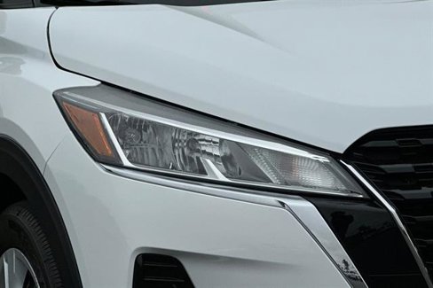New 2025 Nissan Kicks Play S image 29