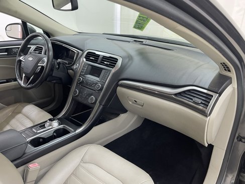 Used 2018 Ford Fusion SE image 10