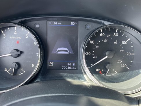 Used 2018 Nissan Rogue SV image 5