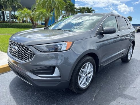 Used 2024 Ford Edge SEL image 2