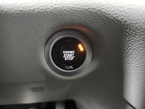 Used 2018 Chrysler Pacifica Limited image 37