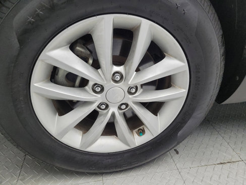 Used 2017 Kia Sorento LX w/ LX Convenience Package image 31