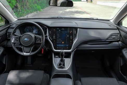 Used 2020 Subaru Outback Premium image 19