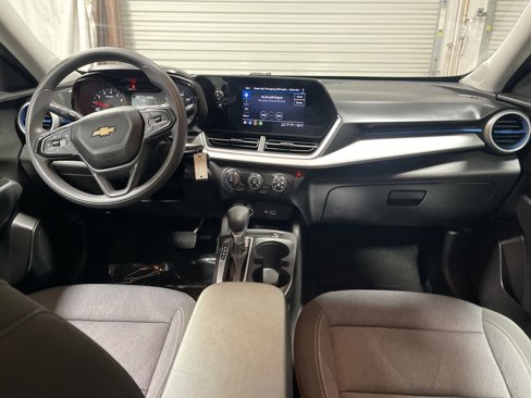 Used 2024 Chevrolet Trax LS image 13