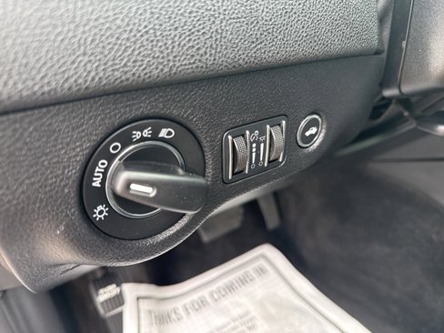 Used 2015 Chrysler 300 Limited image 11