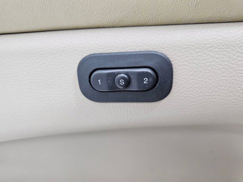 Used 2011 Jeep Grand Cherokee Overland image 20
