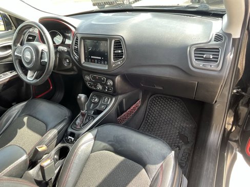 Used 2019 Jeep Compass Trailhawk image 40