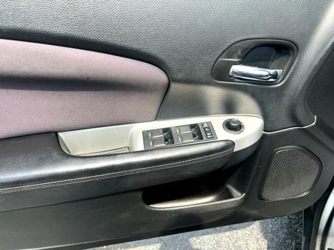 Used 2013 Chrysler 200 Touring image 13