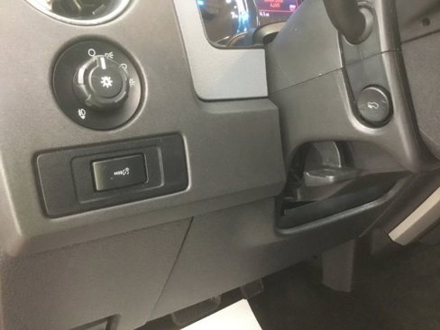 Used 2013 Ford F150 XLT w/ XLT Chrome Pkg image 22