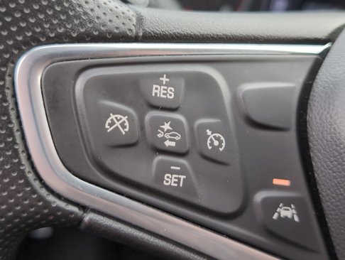 Used 2023 Chevrolet Malibu LT w/ Driver Confidence Package image 4