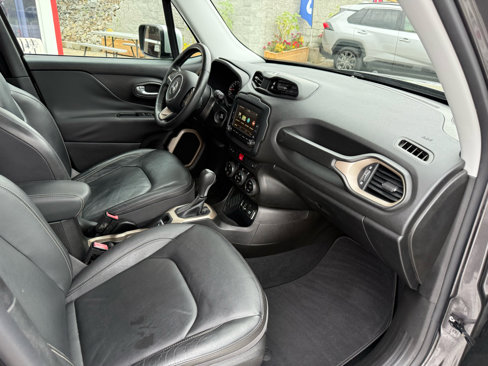 Used 2017 Jeep Renegade Limited image 3