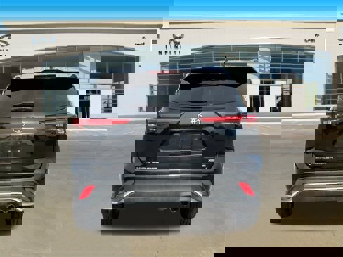 Used 2021 Toyota Highlander XSE image 7