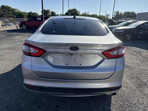 Used 2014 Ford Fusion SE w/ Equipment Group 202A image 7