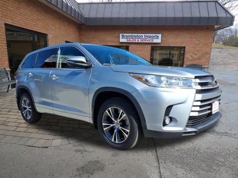 Used 2018 Toyota Highlander LE image 1