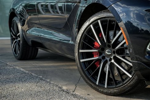 Used 2023 Aston Martin DBX image 2