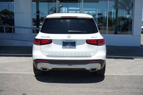 Certified 2022 Mercedes-Benz GLB 250 4MATIC image 7