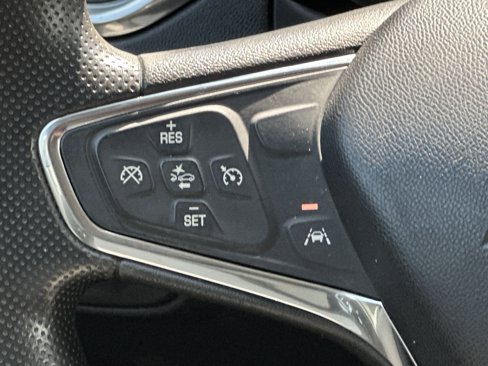 Used 2021 Chevrolet Equinox LS w/ LS Convenience Package image 19