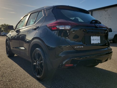Certified 2024 Nissan Kicks SV image 6