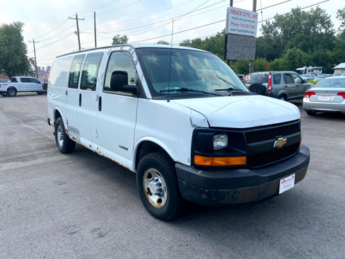Used 2005 Chevrolet Express 2500 image 1