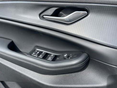 New 2025 Jeep Grand Cherokee L Altitude image 30