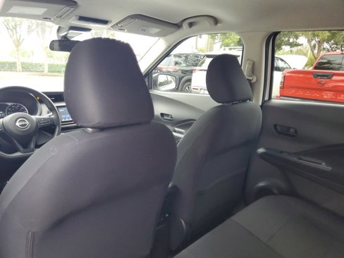 Used 2024 Nissan Kicks S image 8