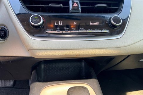Used 2020 Toyota Corolla LE image 35