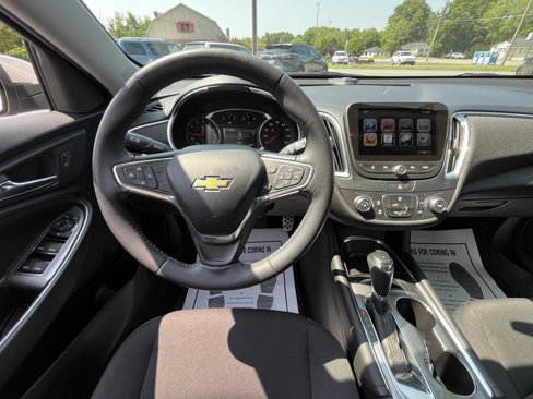 Used 2016 Chevrolet Malibu LT image 4