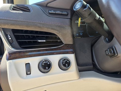 Used 2015 Cadillac Escalade Premium image 8