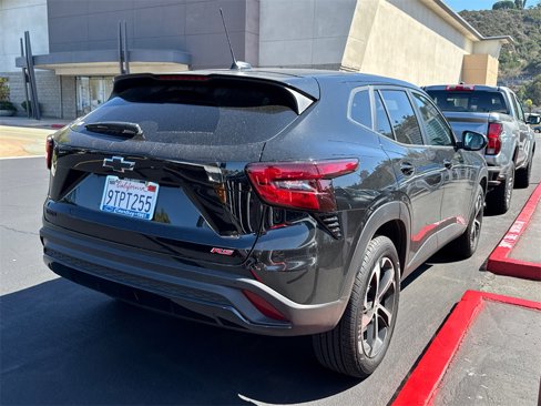 Used 2025 Chevrolet Trax RS w/ Sunroof Package image 8