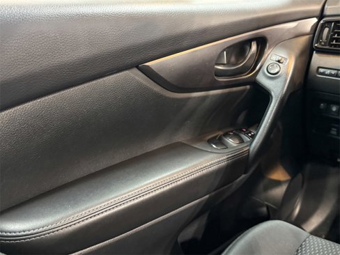 Used 2022 Nissan Rogue Sport S image 36