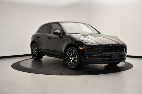 Certified 2023 Porsche Macan image 9